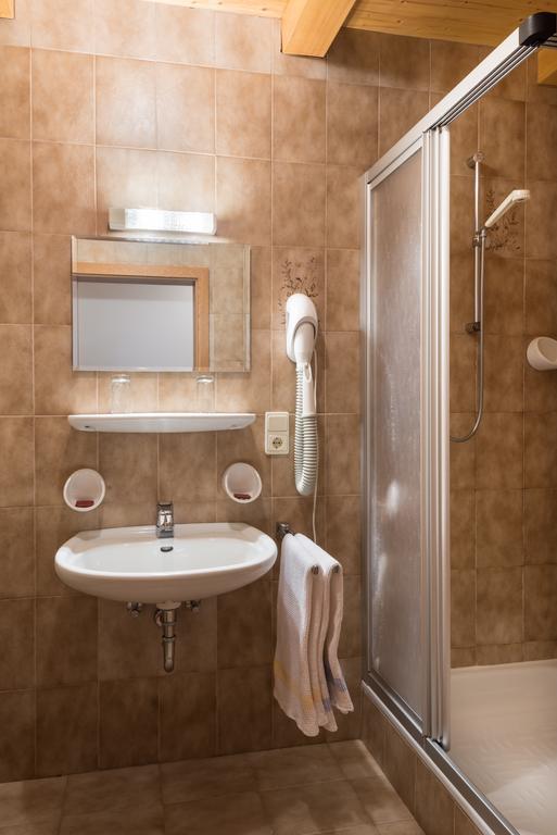 Hotel Klotz San Leonardo in Passiria Room photo